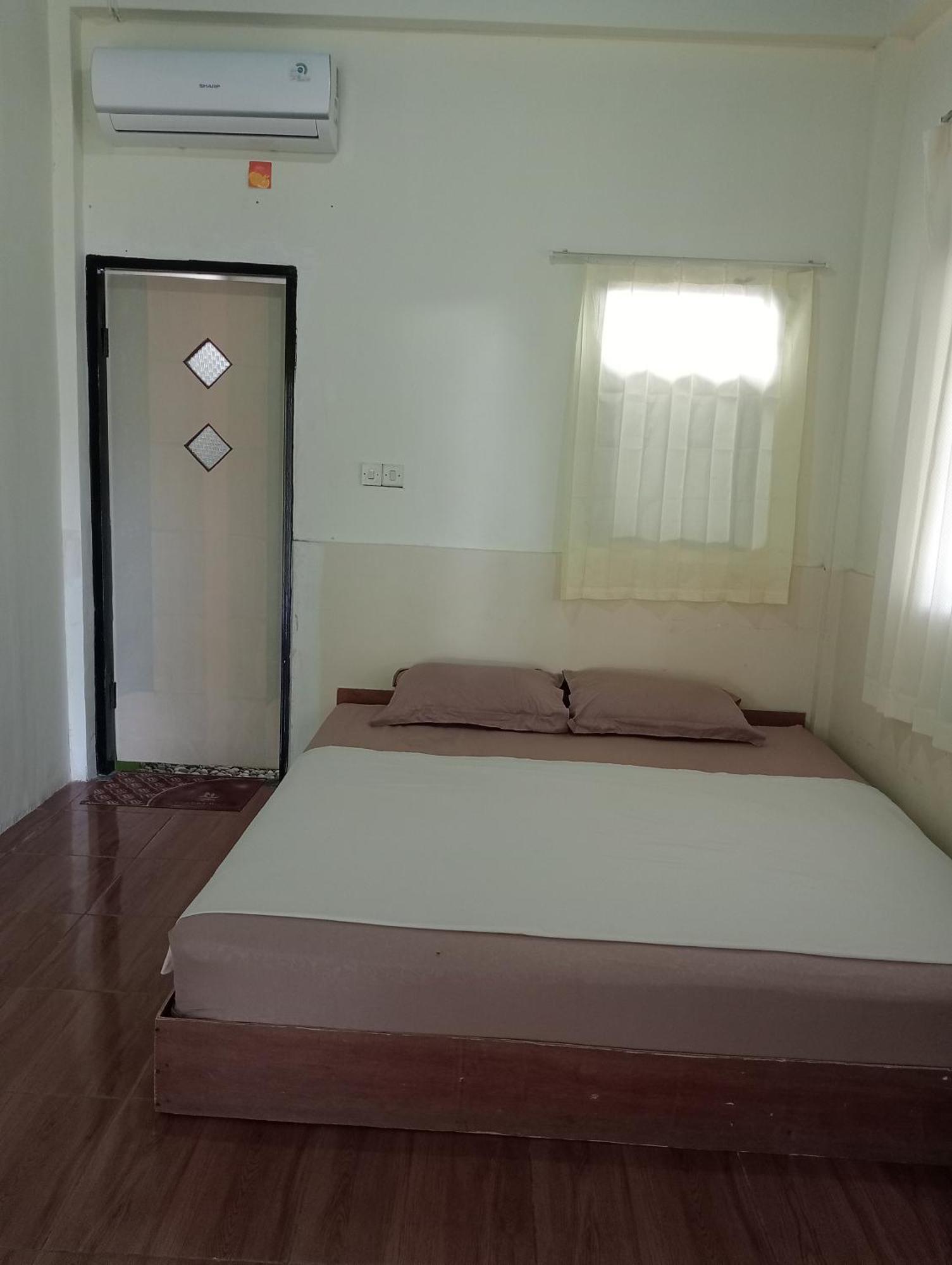 The Daun Puntik Homestay Pemenang Esterno foto