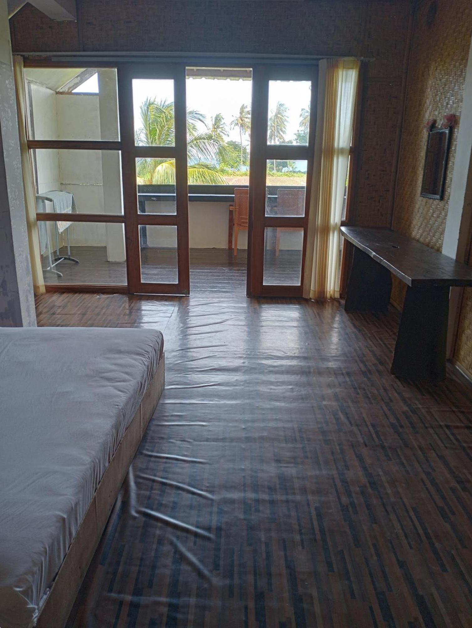 The Daun Puntik Homestay Pemenang Esterno foto